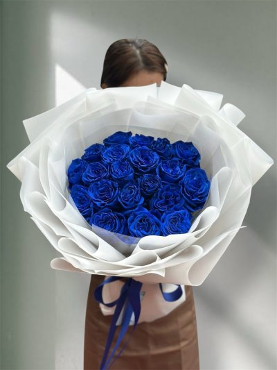 20 Blue Ecuadorian Roses Bouquet